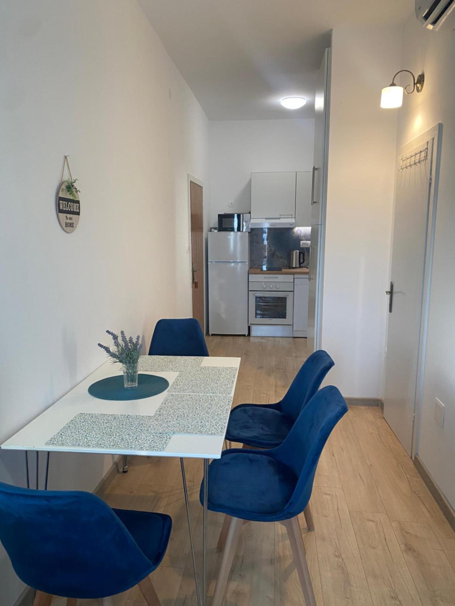 Ante Apartment *
