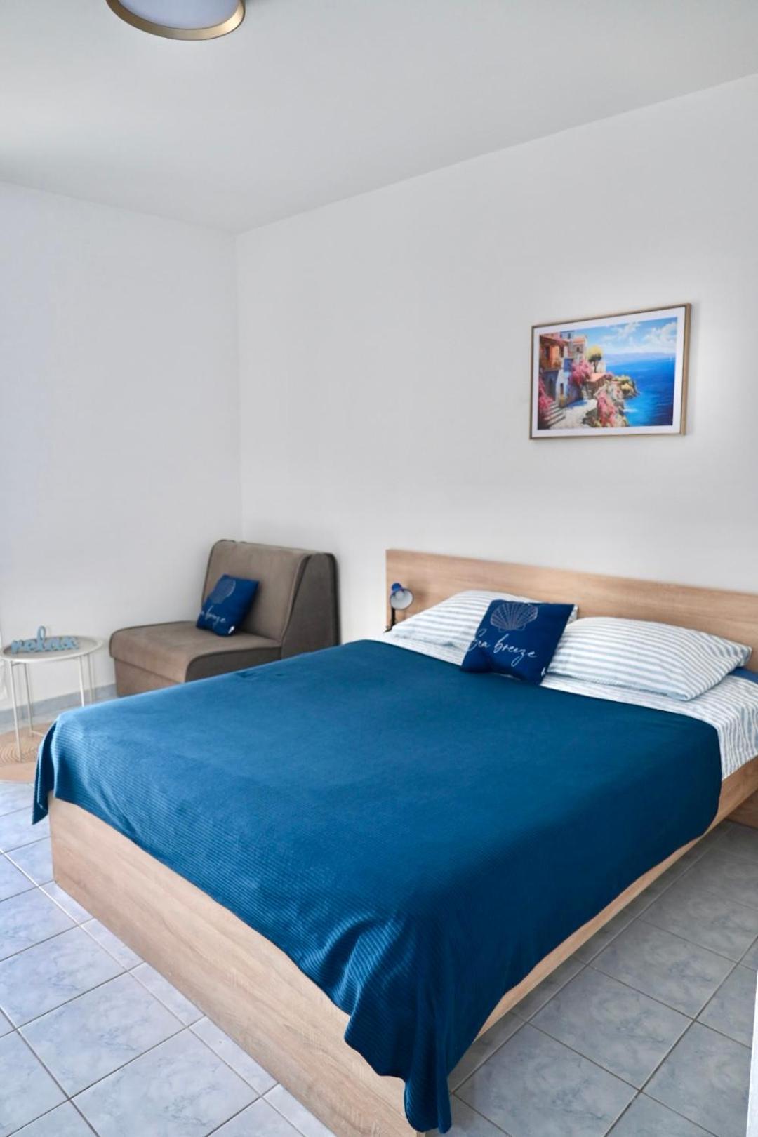 Apartment Ante *
